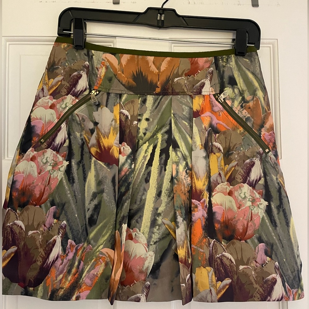 Ted Baker tulip print skirt. NWT